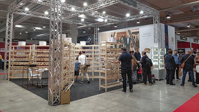The Despiau Chevalets stand